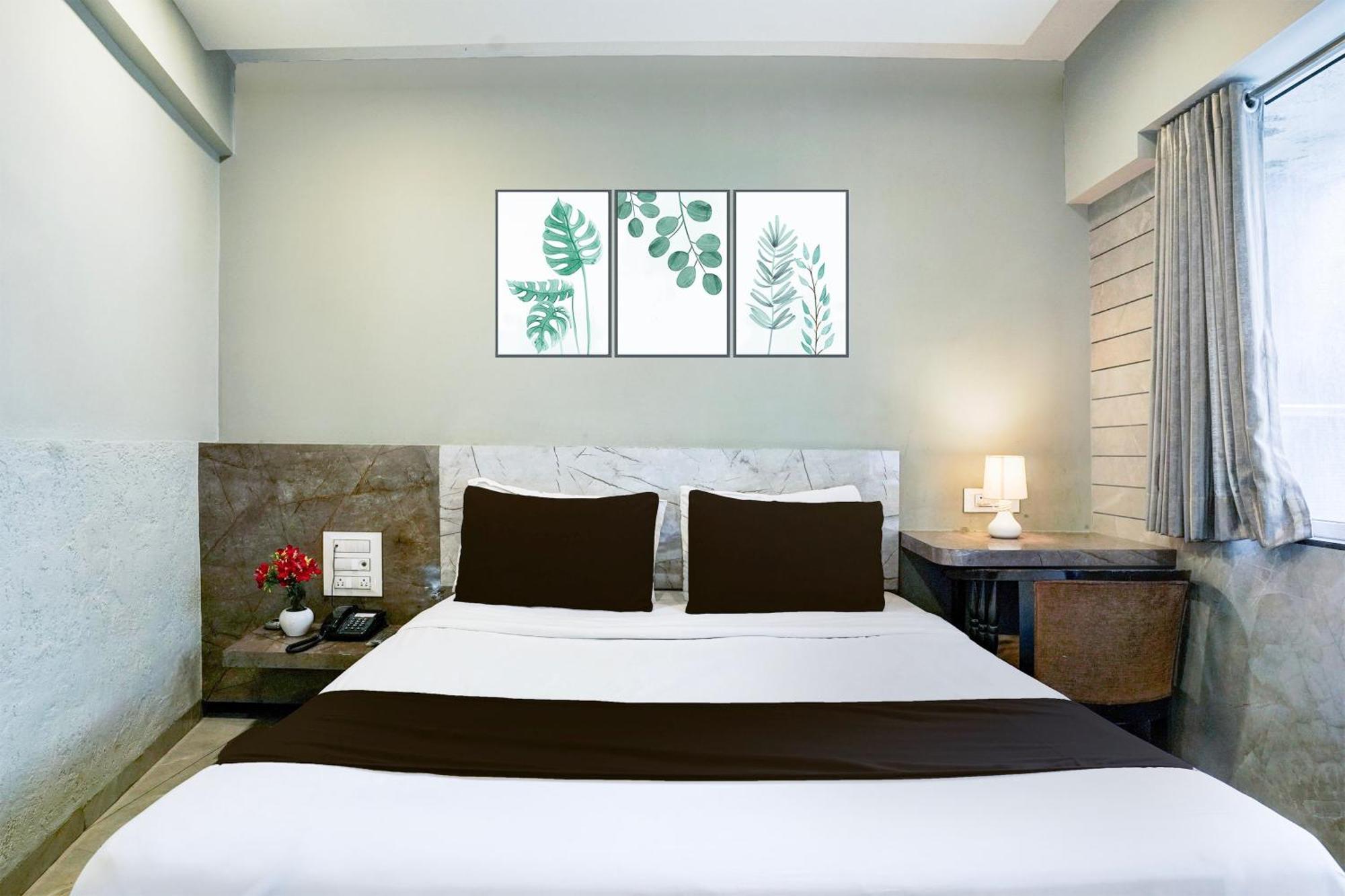 Super Townhouse Oak Vashi Hotel Turambhe ภายนอก รูปภาพ